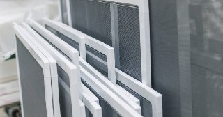Москитные сетки на пластиковые окна Солнечногорск купить по цене от 939 руб.